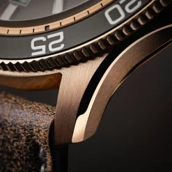 Christopher Ward C60 Pro 300 Bronze Best