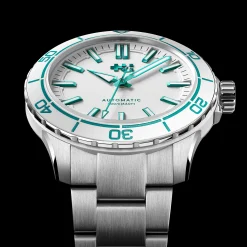 Christopher Ward C60 Trident Reef Best